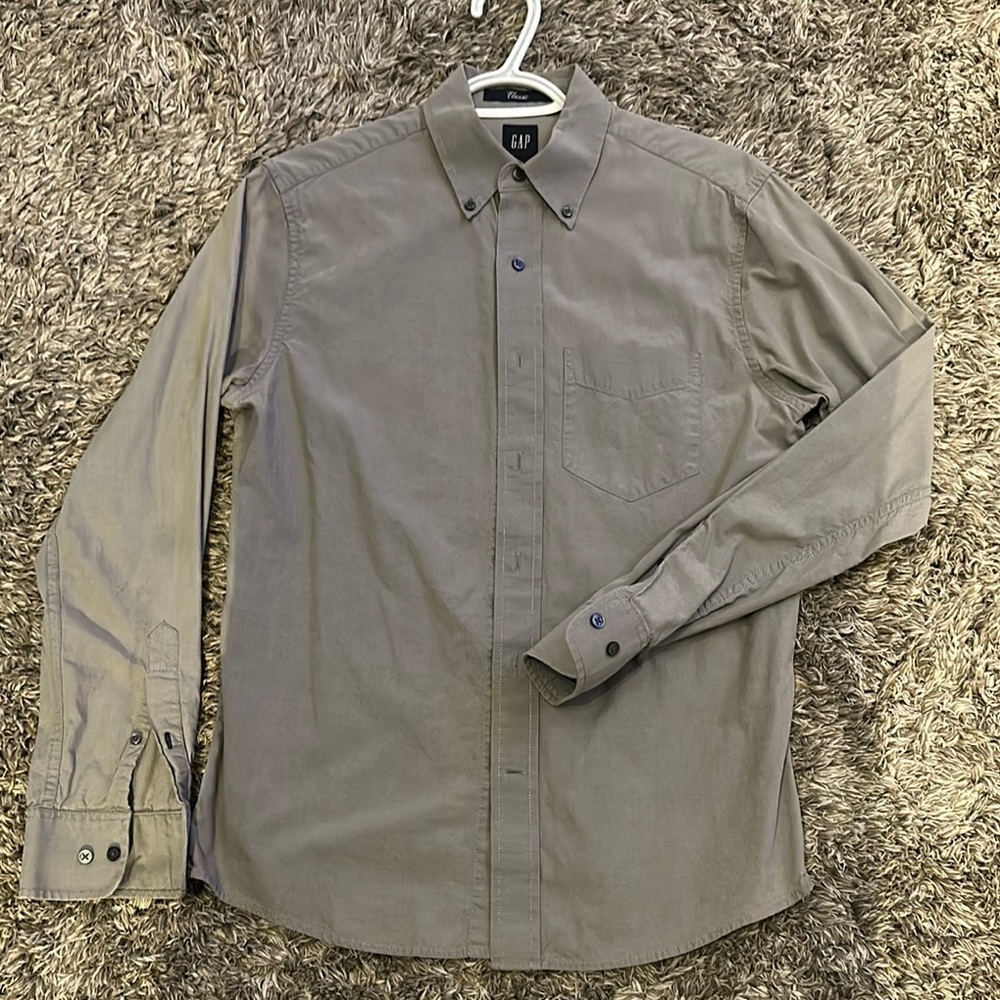 GAP Gray Casual Button Down Shirt with Pointed Collar
